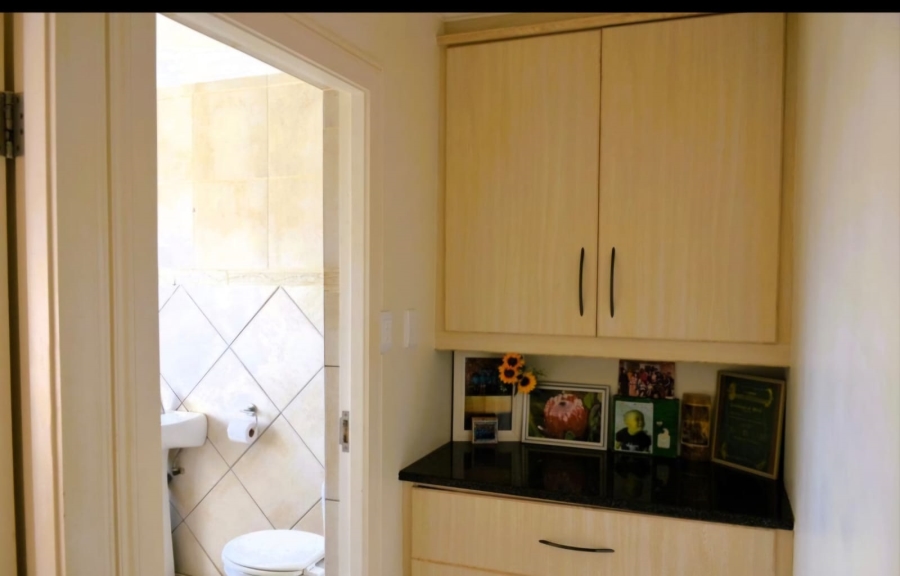 3 Bedroom Property for Sale in Wavecrest Eastern Cape